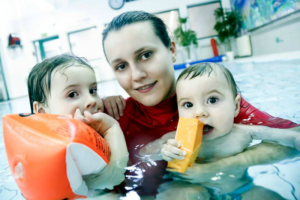 Read more about the article Wywiad.Instruktorka narciarstwa i pływania. Od czego zacząć? Na co zapisać dziecko?